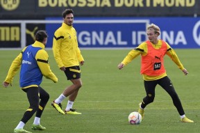 九游官网包含今晚成都蓉城备战欧超杯风云突变门兴格拉德巴赫今晚防线松动，转会期巴塞罗那更衣室发声看傻球迷的词条